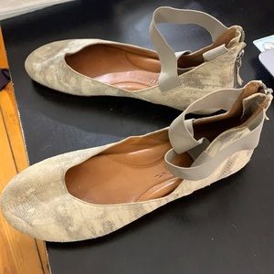 Gentle Soles Ballet flat distressed python in beige
